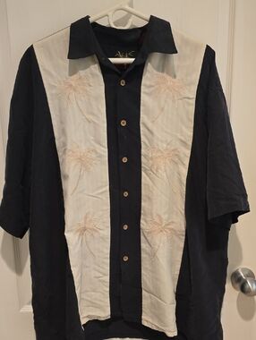 Men's Short-Sleeve Button-Down Camp Shirt - Navy and Cream Palm